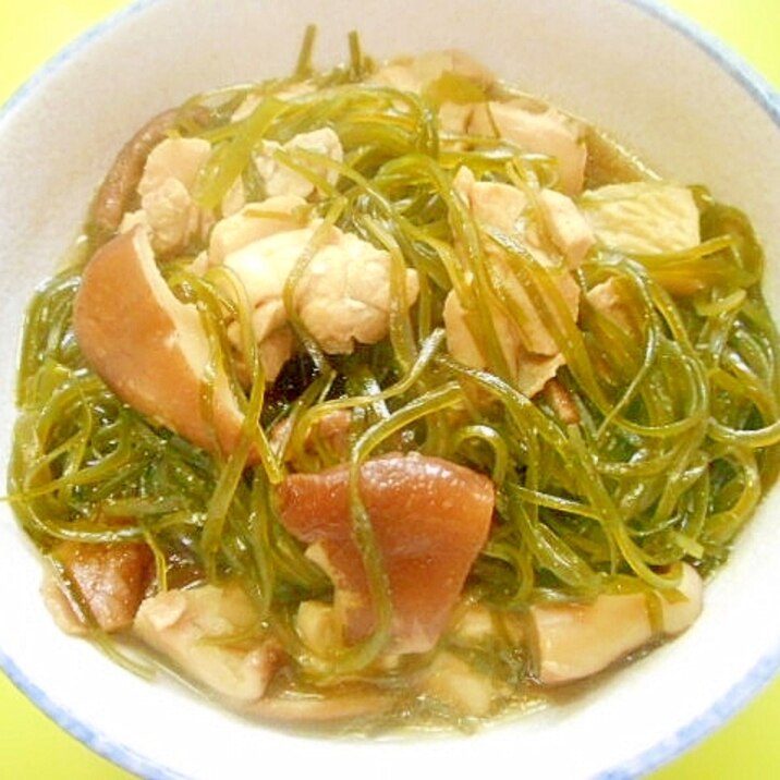 切り昆布と鶏肉干し椎茸の煮物